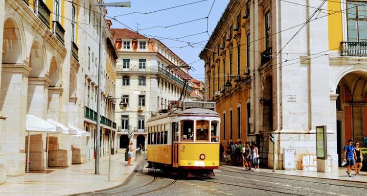 Portugal: Lisbon Porto Algarve Exclusive - Image 2